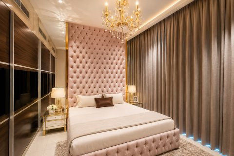 Huvila Jumeirah Golf Estates, Dubai, Arabiemiraatit 5 makuuhuonetta, 817.48 m2 № 750812 - kuva 21