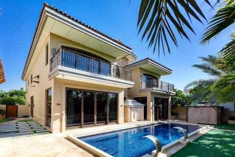 Huvila Jumeirah Golf Estates, Dubai, Arabiemiraatit 5 makuuhuonetta, 817.48 m2 № 750812 - kuva 2