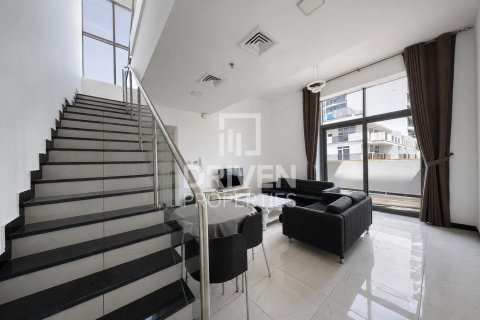 Appartement à louer à Jumeirah Village Circle, Dubai, EAU 2 chambres, 126.07 m2 № 745354 - photo 1
