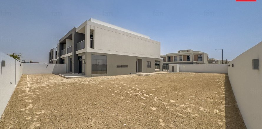 Dubai, UAE의 빌라 침실 5개, 445.7제곱미터 번호 640401