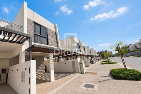 Townhouse de vânzare în Dubai, EAU 3 dormitoare, 174.84 mp.  №767016 - poză 2
