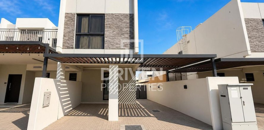 Townhouse în Dubai, EAU 3 dormitoare, 174.84 mp.  №767016
