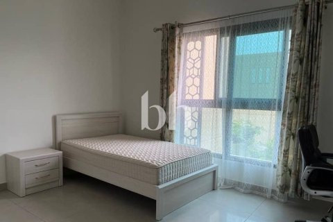 Rijtjeshuis te koop in Al Rahmaniya, Sharjah, VAE 4 slaapkamers, 372 vr.m., nr 642947 - foto 1