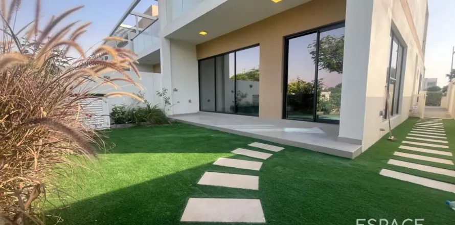 Řadový dům v DAMAC Hills (Akoya by DAMAC), Dubai, SAE 4 ložnice, 191 m² Č.: 737935