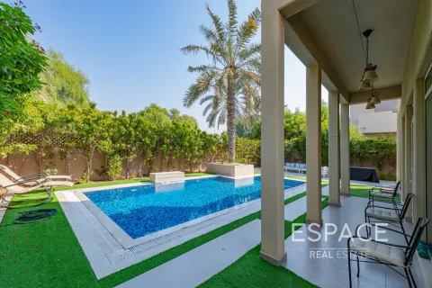 Villa en venta en Arabian Ranches, Dubai, EAU 3 dormitorios, 299 m2 № 737937 - foto 19