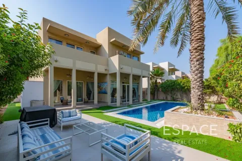 Villa à Arabian Ranches, Dubai, EAU: 3 chambres, 299 m2 № 737937