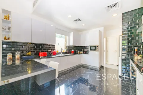 Villa en venta en Arabian Ranches, Dubai, EAU 3 dormitorios, 299 m2 № 737937 - foto 8