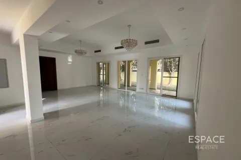 Rijtjeshuis te huur in Arabian Ranches, Dubai, VAE 3 slaapkamers, 301 vr.m., nr 661238 - foto 2