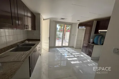 The Springs, Dubai, UAE의 임대용 빌라 침실 3개, 209제곱미터 번호 661240 - 사진 9