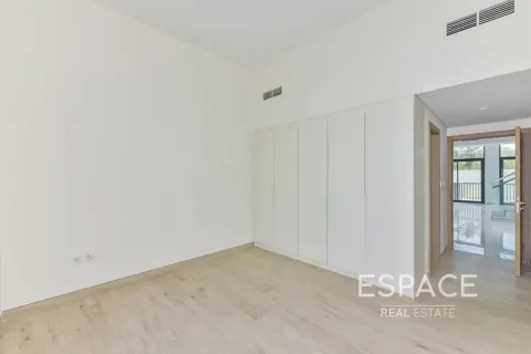Vilă de închiriat în Al Furjan, Dubai, EAU 4 dormitoare, 388 mp.  №661244 - poză 6