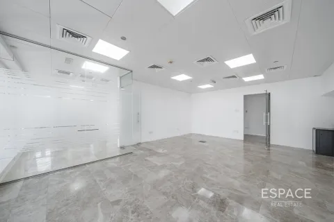 Jumeirah Lake Towers、Dubai、UAE にあるオフィスの賃貸物件 134 m2、No661241 - 写真 9