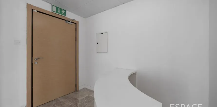 Jumeirah Lake Towers、Dubai、UAEにあるオフィス 134 m2 No661241