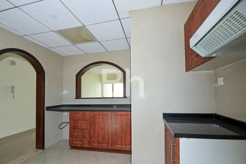 Apartmen di Jumeirah Lake Towers, Dubai, UAE 2 bilik tidur, 121 meter persegi № 643571 - foto 4