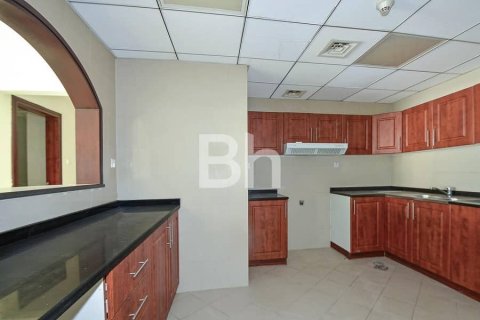 Apartmen di Jumeirah Lake Towers, Dubai, UAE 2 bilik tidur, 121 meter persegi № 643571 - foto 3