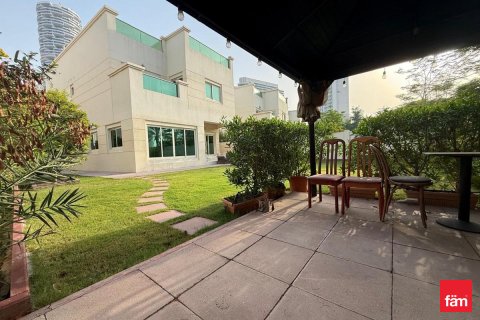 Villa in affitto a Dubai, EAU 4 camere da letto, 501.5 mq. № 708004 - foto 4