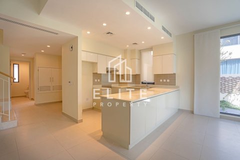 Vila v Dubai Hills Estate, Dubai, SAE 5 spální č. 681739 - Fotografia 13