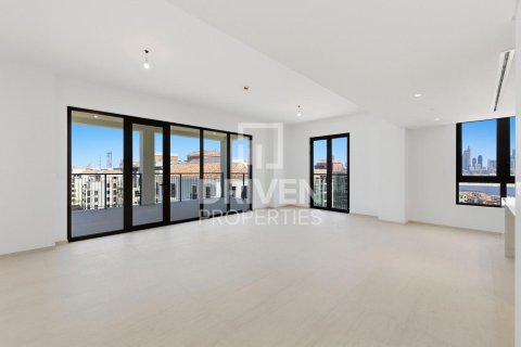 Attico in vendita a Jumeirah, Dubai, EAU 5 camere da letto, 1054.45 mq. № 741950 - foto 3