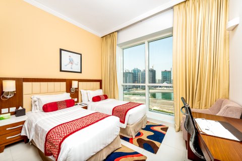Apartment til leje i Dubai Sports City, Dubai, UAE 2 soveværelser, 113.64 kvm № 750815 - foto 7