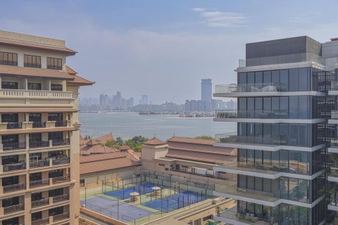 Apartment in Palm Jumeirah, Dubai, UAE 2 bedrooms, 137 sq.m. № 647408 - photo 12
