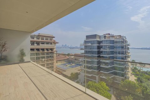 Apartment in Palm Jumeirah, Dubai, UAE 2 bedrooms, 137 sq.m. № 647408 - photo 1