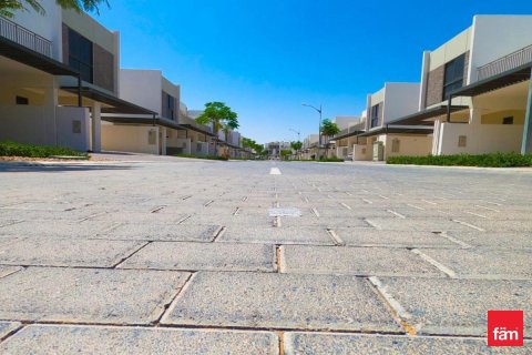 Villa in Dubai, UAE 3 bedrooms, 174.8 sq.m. № 714397 - photo 13