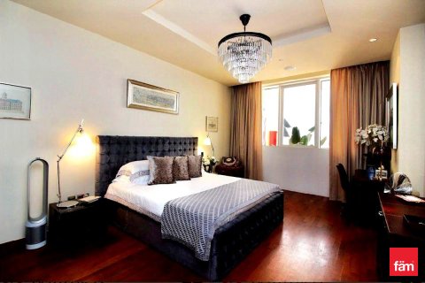 Apartment in Palm Jumeirah, Dubai, UAE 3 bedrooms, 222.8 sq.m. № 713597 - photo 2