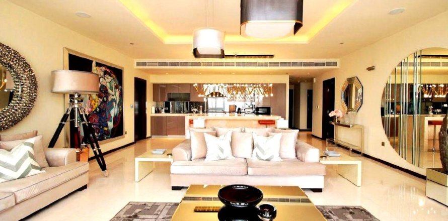 Apartment in Palm Jumeirah, Dubai, UAE 3 bedrooms, 222.8 sq.m. № 713597