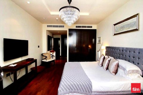 Apartment in Palm Jumeirah, Dubai, UAE 3 bedrooms, 222.8 sq.m. № 713597 - photo 16