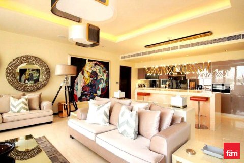Apartment in Palm Jumeirah, Dubai, UAE 3 bedrooms, 222.8 sq.m. № 713597 - photo 3