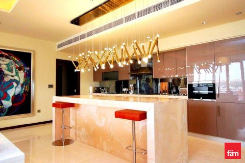 Apartment in Palm Jumeirah, Dubai, UAE 3 bedrooms, 222.8 sq.m. № 713597 - photo 5