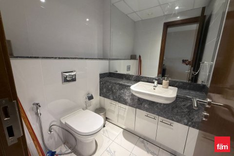 Apartmen di Business Bay, Dubai, UAE 2 bilik tidur, 140.4 meter persegi № 706016 - foto 8