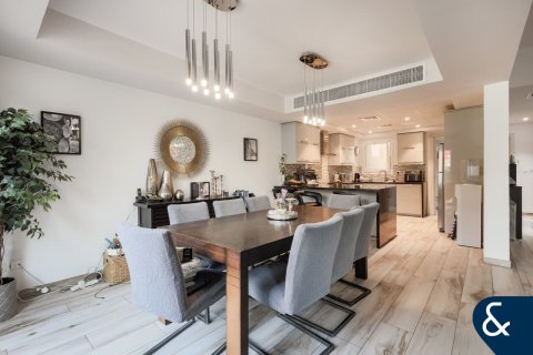 Villa te koop in The Lakes, Dubai, VAE 3 slaapkamers, 256 vr.m., nr 688755 - foto 3