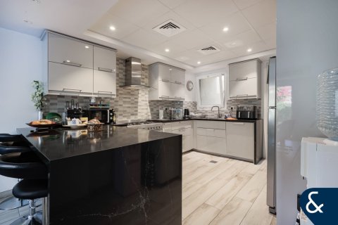 Villa te koop in The Lakes, Dubai, VAE 3 slaapkamers, 256 vr.m., nr 688755 - foto 5