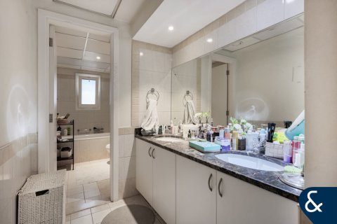 Villa te koop in The Lakes, Dubai, VAE 3 slaapkamers, 256 vr.m., nr 688755 - foto 12