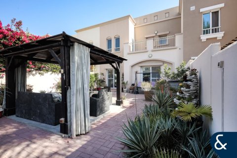 Villa te koop in The Lakes, Dubai, VAE 3 slaapkamers, 256 vr.m., nr 688755 - foto 24