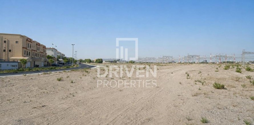 Mirdif, Dubai, UAE의 토지 1262.09제곱미터 번호 744300