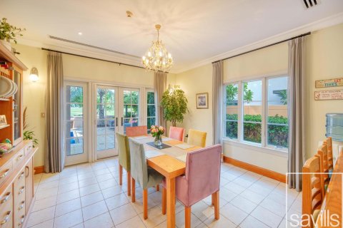 Vila v Jumeirah Golf Estates, Dubai, SAE 5 ložnice, 717 m² Č.: 680903 - fotografie 11