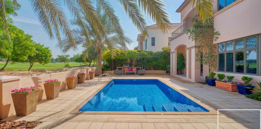 Vila v Jumeirah Golf Estates, Dubai, SAE 5 ložnice, 717 m² Č.: 680903