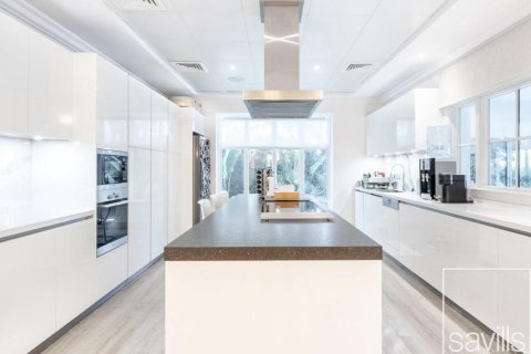 Vila v Jumeirah Golf Estates, Dubai, SAE 5 ložnice, 797 m² Č.: 680904 - fotografie 7