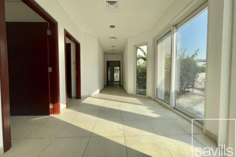 Villa sa Dubai Investment Park, UAE 4 silid-tulugan, 941 sq.m. № 680902 - larawan 11