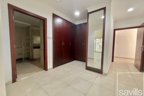 Villa sa Dubai Investment Park, UAE 4 silid-tulugan, 941 sq.m. № 680902 - larawan 8