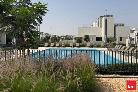 ویلا در Dubai ، امارات متحده عربی 4 خوابه ، 456.1 متر مربع.  شماره 713220