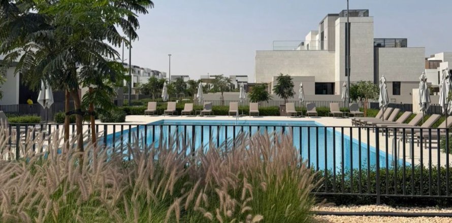 ویلا در Dubai ، امارات متحده عربی 4 خوابه ، 456.1 متر مربع.  شماره 713220