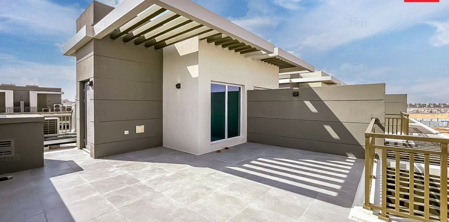 Shtëpi në qytet në Dubai, Emiratet e Bashkuara Arabe 3 dhoma gjumi, 142.3 m2. № 669666