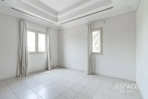 Vila u Meadows, Dubai, UAE 5 spavaćih soba, 571 m2 Br. 738203 - fotografija 6