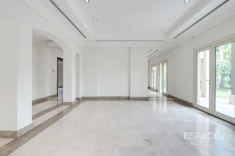 Vila u Meadows, Dubai, UAE 5 spavaćih soba, 571 m2 Br. 738203 - fotografija 2