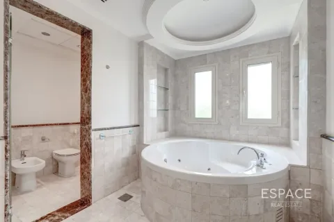 Vila u Meadows, Dubai, UAE 5 spavaćih soba, 571 m2 Br. 738203 - fotografija 13