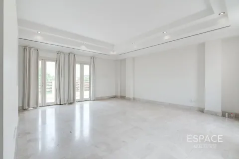 Vila u Meadows, Dubai, UAE 5 spavaćih soba, 571 m2 Br. 738203 - fotografija 9