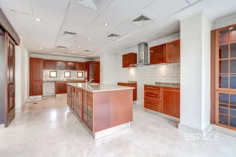 Vila u Meadows, Dubai, UAE 5 spavaćih soba, 571 m2 Br. 738203 - fotografija 4