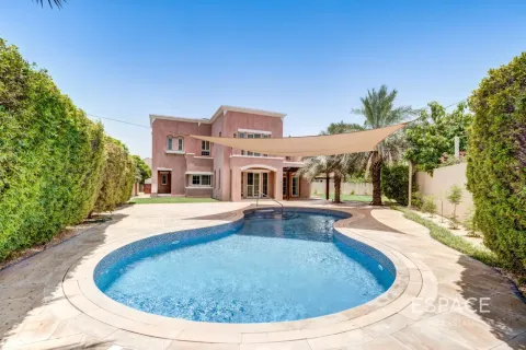 Villa para arrendamento em Arabian Ranches, Dubai, EAU 5 quartos, 424 m2 № 738202 - foto 1